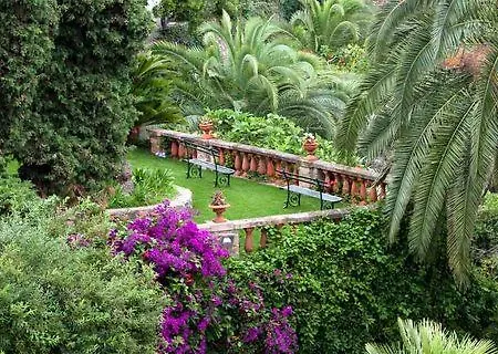 Hotel Della Pergola Relais Et Chateaux