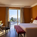 Della Pergola Relais Et Chateaux Отель