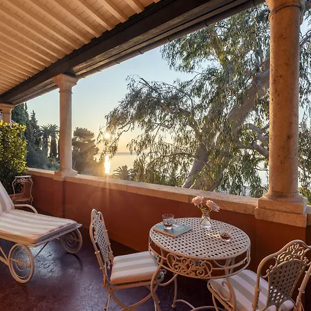 Della Pergola Relais Et Chateaux Szálloda