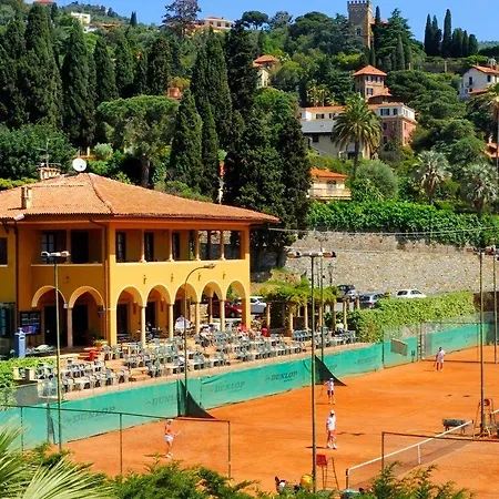 Della Pergola Relais Et Chateaux Отель 5*