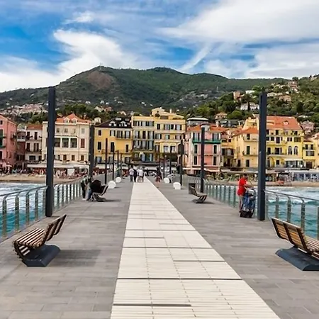 Della Pergola Relais Et Chateaux 3* アラッシオ