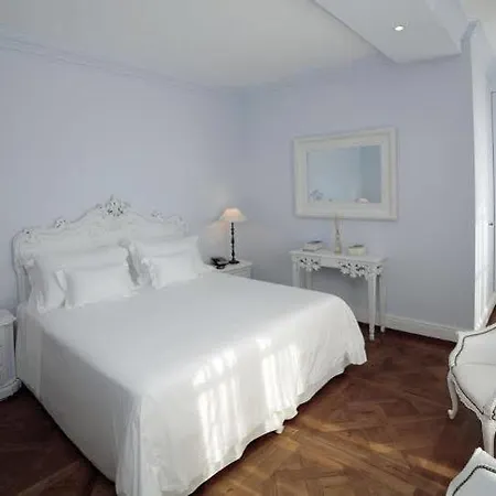 ホテル Della Pergola Relais Et Chateaux